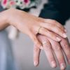 Alliances de mariage originales éthiques Brocéliande portees