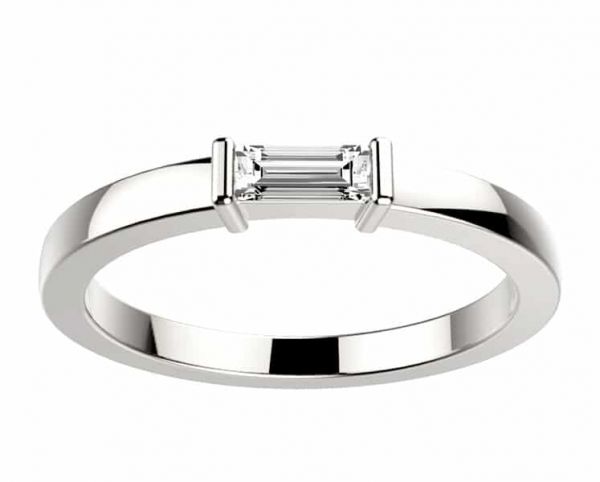 Alliance Diamant baguette 0.15 ct EssentiElle en or blanc sur un anneau droit