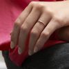 Bague de fiancailles diamant Foll Envie 0,15 ct en or blanc ethique portee