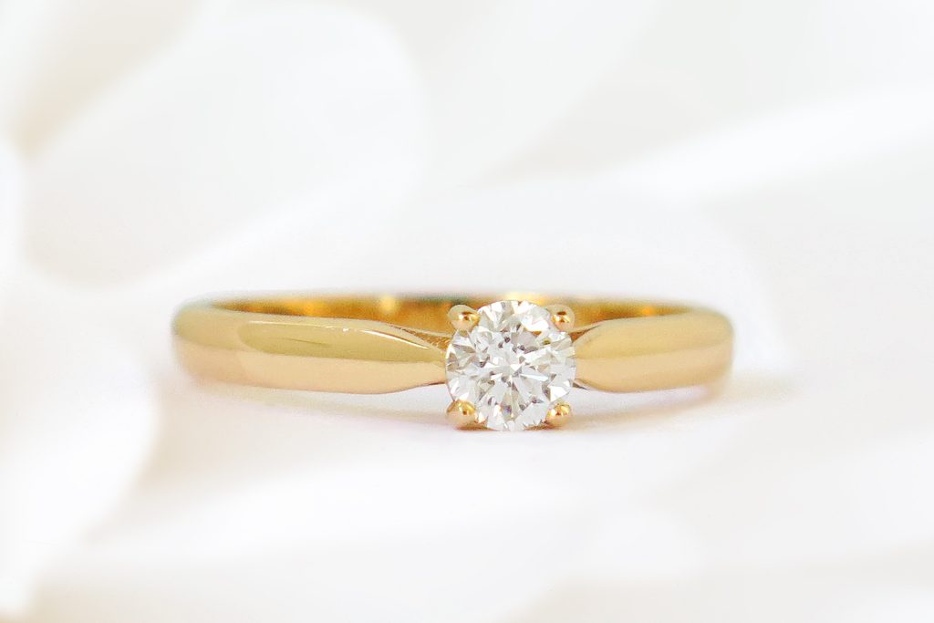 Adhara bague solitaire diamant or jaune